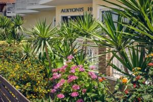 Alkyonis hotel, Лаганас