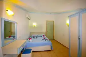 Oren Hill Apart, Ичмелер