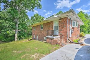 Greensboro Home < 4 Mi to Downtown!, Гринсборо