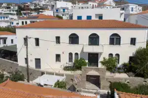 Krinos Suites Andros, Андрос