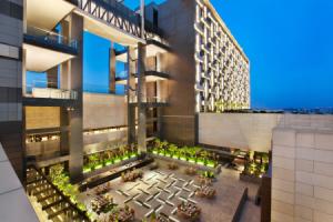 The Leela Ambience Convention Hotel Delhi, Дели