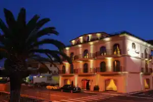 Bram Hotel, Ламеция-Терме