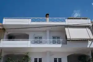 Nafplion comfort apartment next to fortress of palamidi, Нафплион