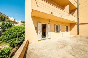 Amazing Apartment in La Maddalena With 2 Bedrooms, Ла-Маддалена