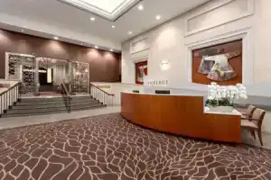 Отель «Auberge», Ванкувер
