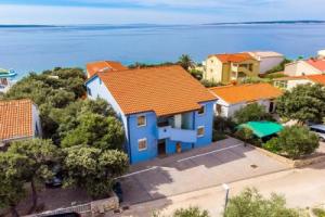 Seaside Apartment in Mandre, Mandre