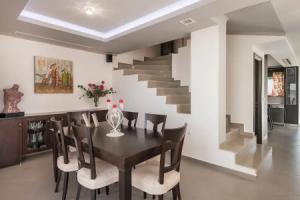 Villa Antoni, Като-Галатас
