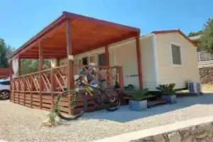 Three Sisters Mobile Homes Murter, Остров Муртер