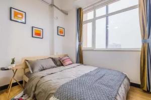 Xi'an Beilin·Small Goose Tower· Locals Apartment 00123900, Сиань