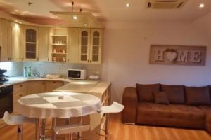 Home Apartman, Кестхей