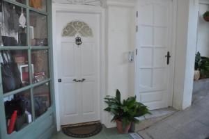 Private Apartment in Pembroke St Julians, Пемброк