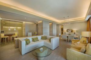 Hilton Dead Sea Resort & Spa, Свейма