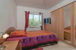 Awesome Apartment in Supetar With 2 Bedrooms and Wifi, Супетар