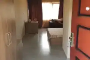 Guesthouse Nika & Hotel Costa, Махинджаури