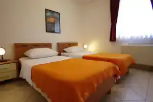 Hotel «Aurora», Пула