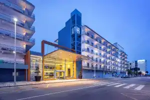 Hotel «Alhambra», Санта-Сусанна