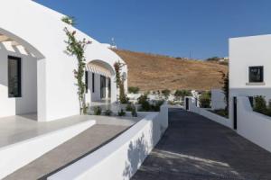 Sandblu Santorini, LXR Hotels & Resorts, Камари