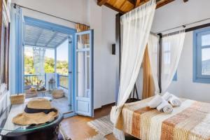 Villa Avaton With Magnificent sea View and Skopelos Town, Скопелос