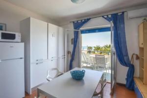 Stunning Apartment in Pozzallo With Wifi and 1 Bedrooms, Поццалло