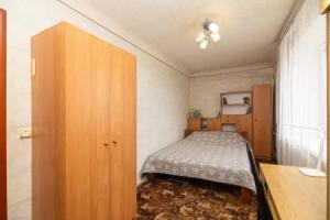 Comfortable apartments on Hrushevskogo street near 16 city hospital, Днепропетровск