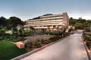 Evereden Beach Resort Hotel, Анависсос