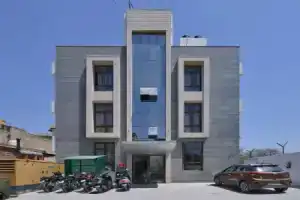 Отель «Oyo Flagship 5947 Lal Kothi Scheme», Джайпур