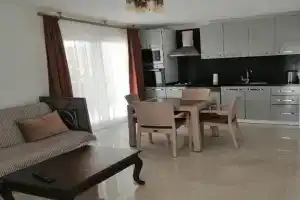 Durangül Apart, Дальян