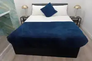 4 Bed-sleeps 9-private Garden-free Parking, Бирмингем