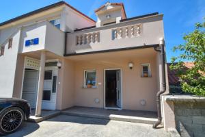 Apartment Lidija - family friendly & close to the sea: B2 Banjol, Island Rab, Раб