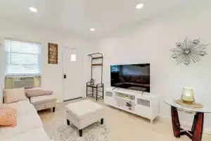 2 Mi to State Park: Updated Niagara Falls Home, Ниагара-Фоллс