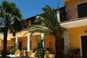 Athina, Кавос