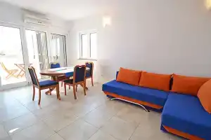 Apartment Golub Karlobag 25067, Cesarica