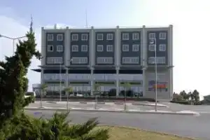 Maxi Mola Hotel, Силиври