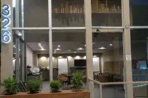 Hotel Xilo Glendale, Глендейл