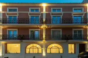 Capolavoro Suites, Закинф