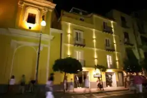 Мини-отель «Palazzo Tritone & Abagnale», Сорренто