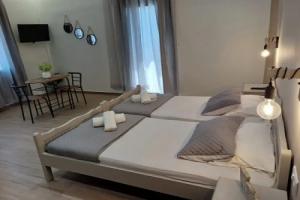 Romeos Studios, Агиа Марина