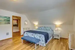 Half Mi to Beach: Rockaway Beach Home w/ Grill!, Рокуэй-Бич