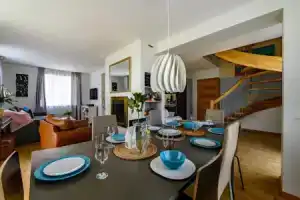 Detached House - Garden, BBQ, Terrace, 40inSmartTV ,Fireplace, Parking,, Лиепая