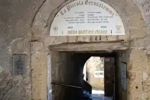 An Ancient Convento in Tuscany now With Pool for a Great Holiday, Питильяно