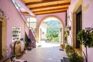 Snug Apartment in Kournas With Balcony/terrace, Курнас