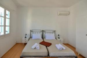 Naxos 3 min from port central apartment, Наксос