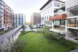 Balcony Courtyard Sriracha Hotel & Serviced, Сри Рача