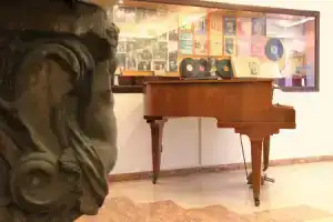 Hotel «Luna Rossa», Неаполь
