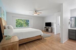 Redmond Rest 4 Bedroom Home by RedAwning, Редмонд