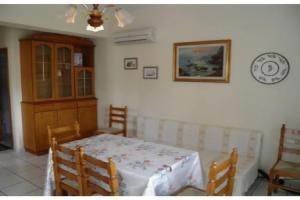 Captain Spiros Casa Nuova 2,3, Гайос