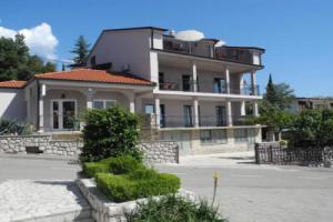 Apartment Anton CK 31 pax, Цриквеница