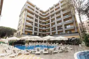 FAFA Sun Hotel, Голем