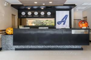 Отель «Adelphi Suites Bangkok - Sha Extra Plus», Бангкок