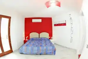 Отель «Menzus», Нуоро